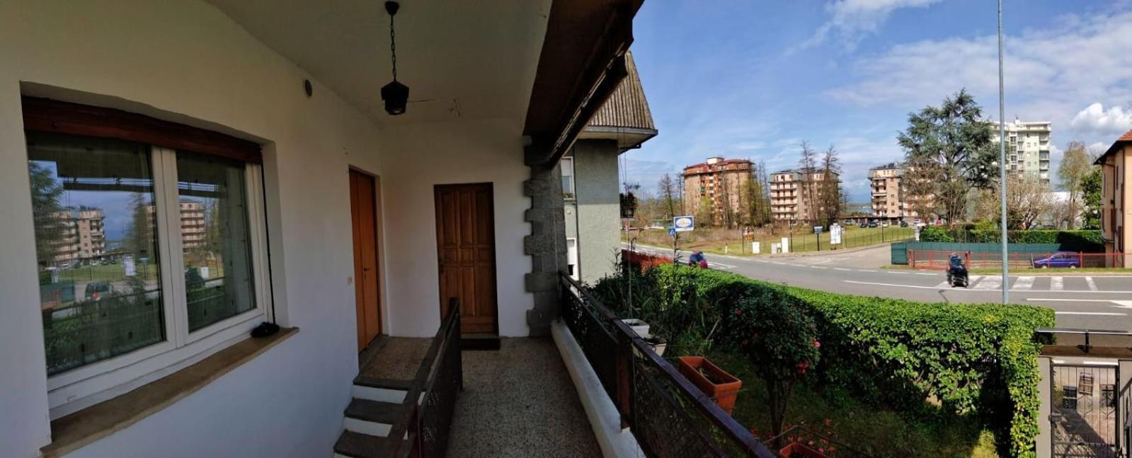 Lake View Villa Dormelletto Buitenkant foto